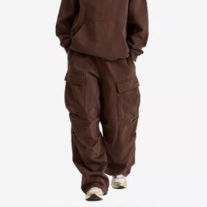 *NWT* SKIMS Boyfriend Fleece Cargo Sweatpants – Espresso (Size S/M)